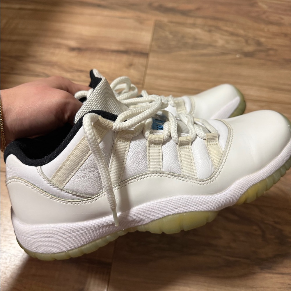 Air Jordan 11 low retro legend